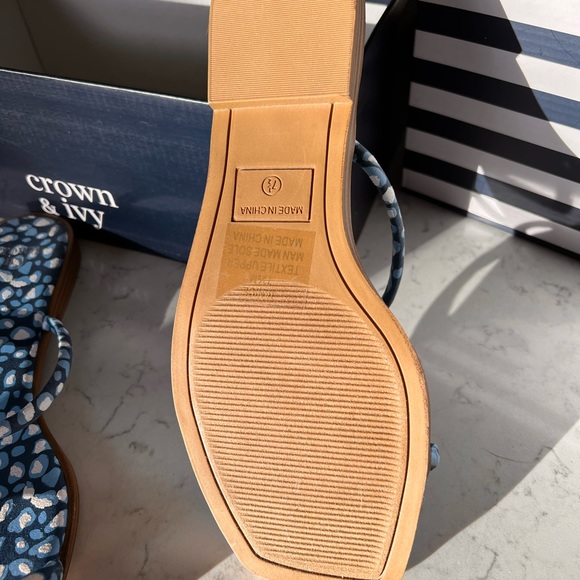 Crown & Ivy Janice Blue Leopard Print Two Strap Square Toe Flat Sandals NWB - Picture 4 of 5